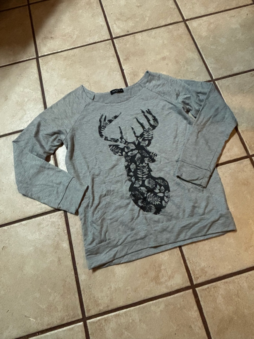 Gray Deer Print Long-Sleeve Womans Lightweight SweatShirt Size Small by Zutter
